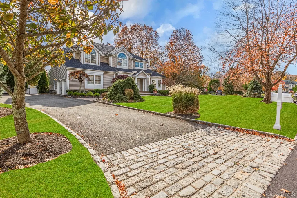 16 Ashley Loop Northport NY 11768