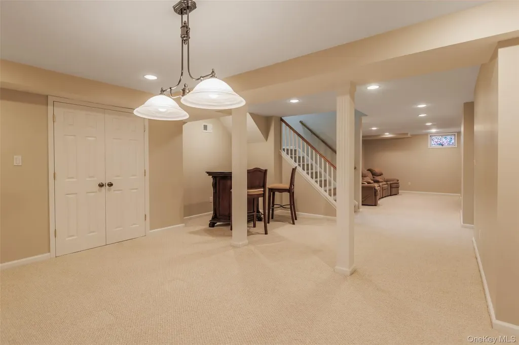 16 Ashley Loop Northport NY 11768