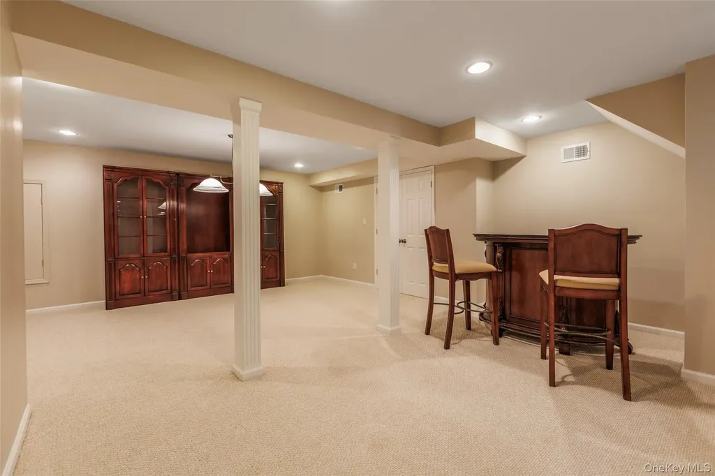 16 Ashley Loop Northport NY 11768