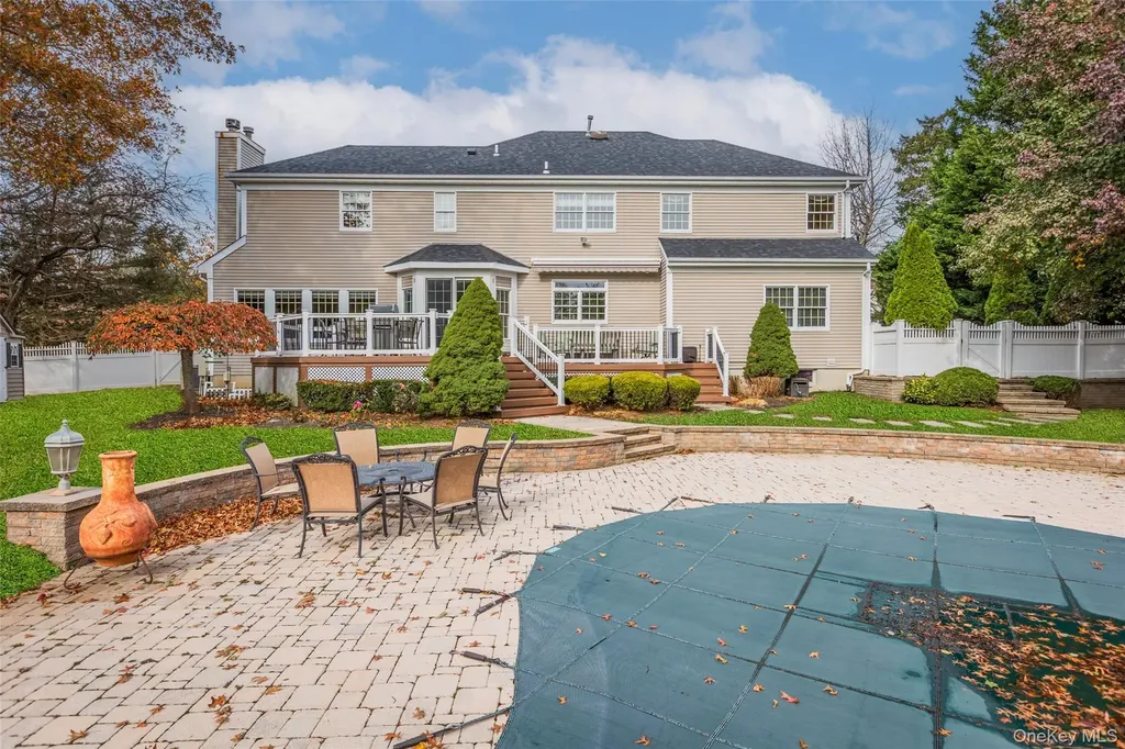 16 Ashley Loop Northport NY 11768