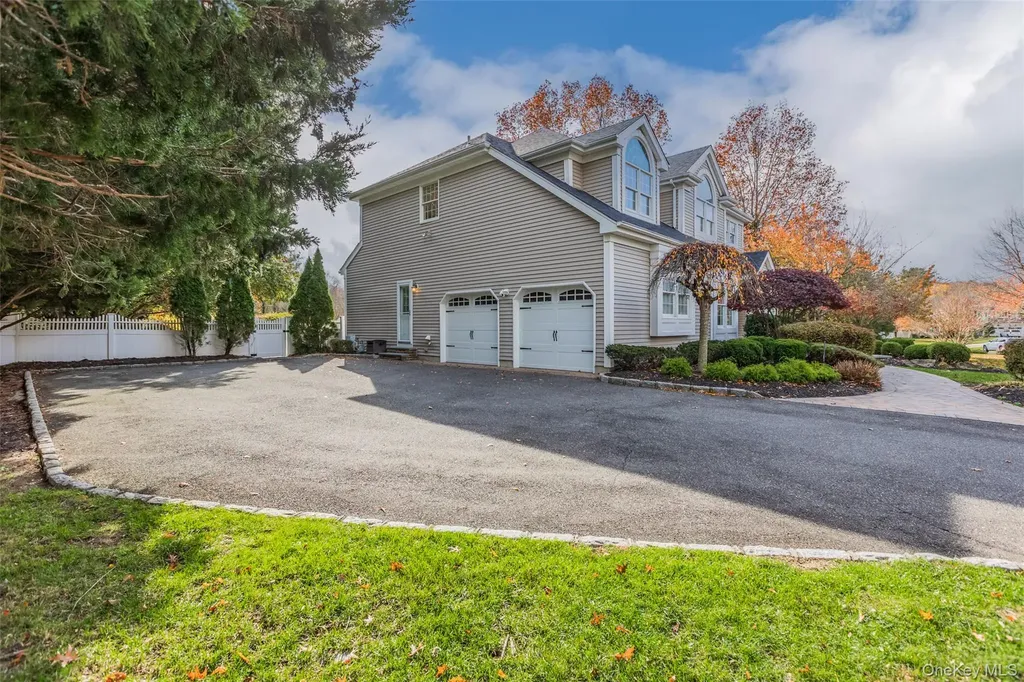 16 Ashley Loop Northport NY 11768