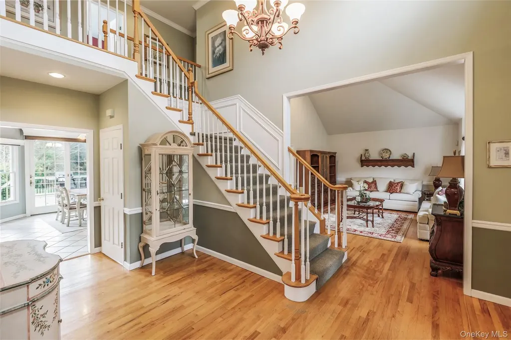 16 Ashley Loop Northport NY 11768