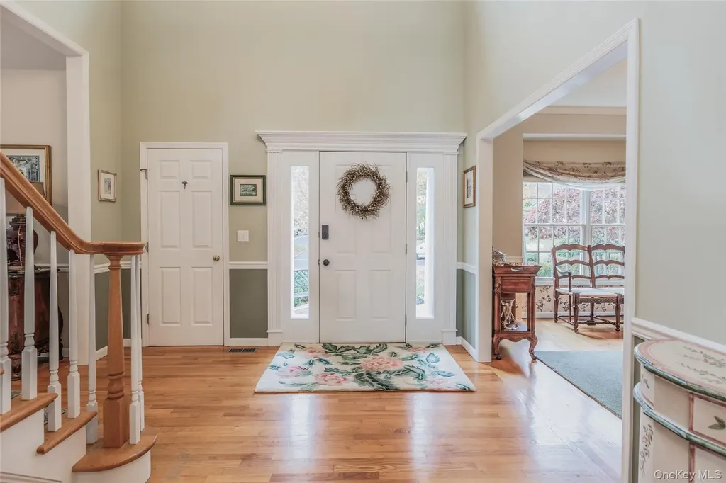 16 Ashley Loop Northport NY 11768