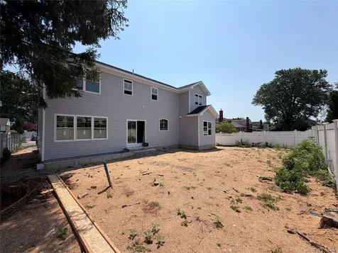366 Broadway Massapequa Park NY 11762