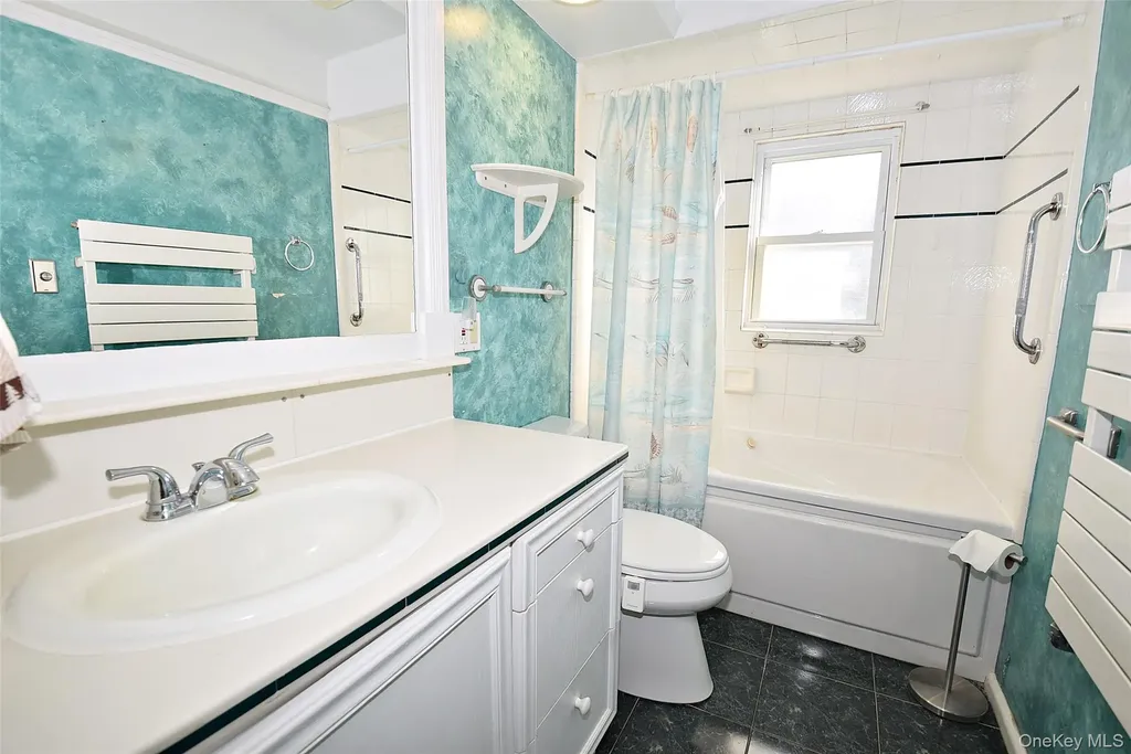 3041 Eastern Parkway Baldwin NY 11510