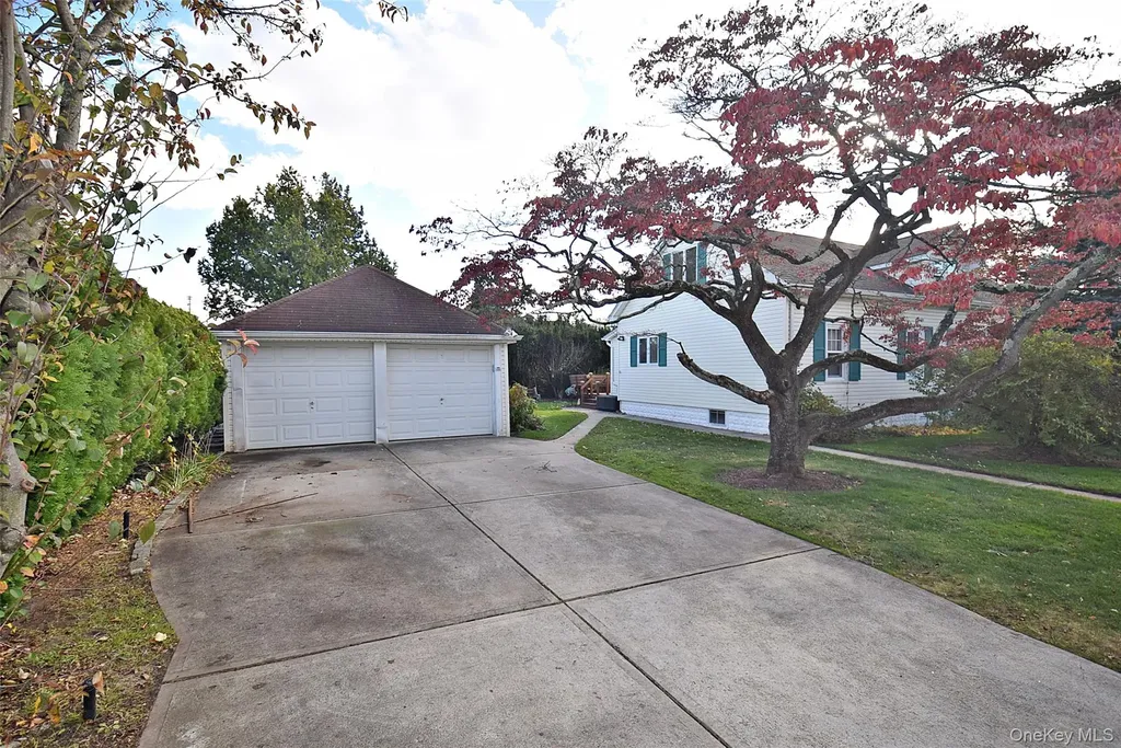 3041 Eastern Parkway Baldwin NY 11510