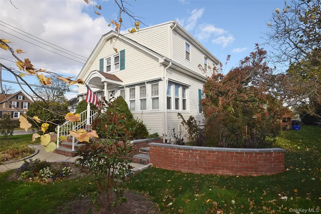 3041 Eastern Parkway Baldwin NY 11510