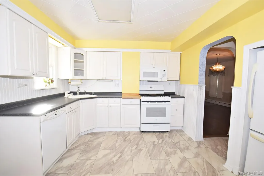 3041 Eastern Parkway Baldwin NY 11510