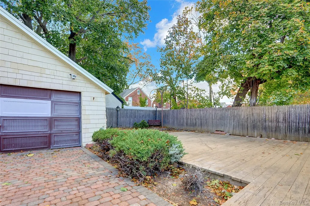 60 Parsons Drive Hempstead NY 11550