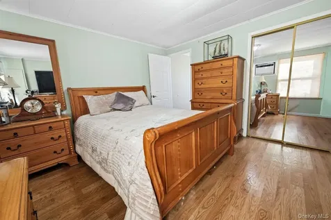 19 Dogwood Lane Manorville NY 11949