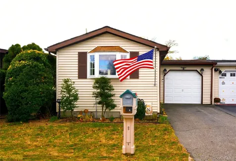 19 Dogwood Lane Manorville NY 11949