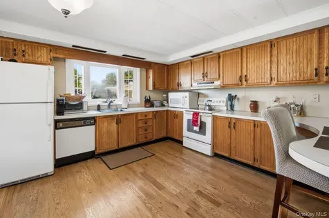 19 Dogwood Lane Manorville NY 11949