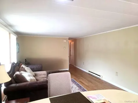 19 Dogwood Lane Manorville NY 11949