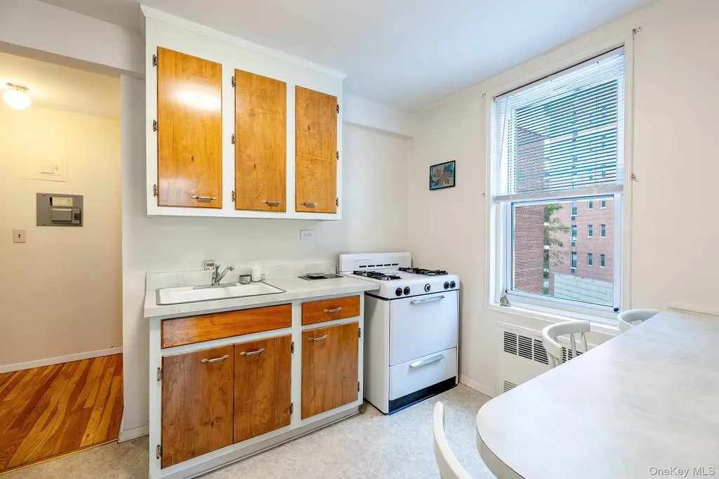 2390 Palisade Avenue Bronx NY 10463