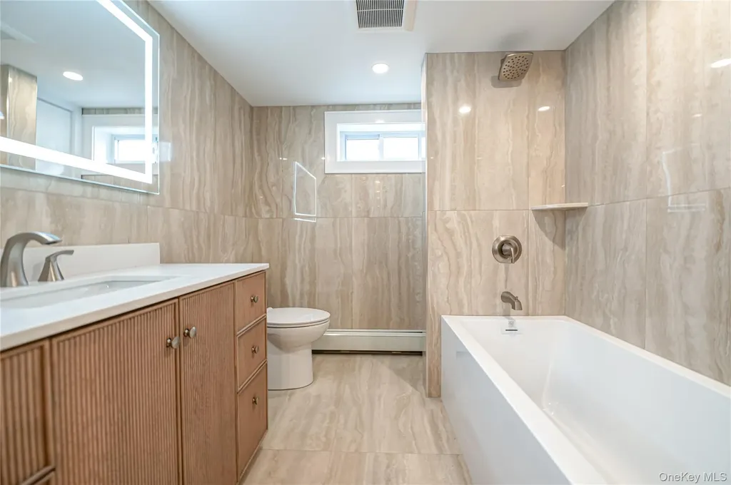 31 Boulevard Avenue West Islip NY 11795