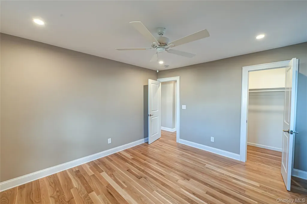 31 Boulevard Avenue West Islip NY 11795