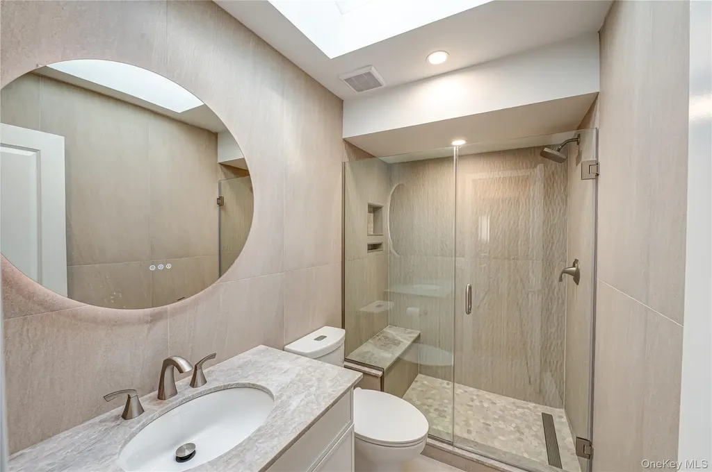 31 Boulevard Avenue West Islip NY 11795