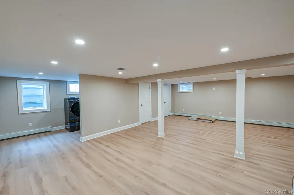 31 Boulevard Avenue West Islip NY 11795