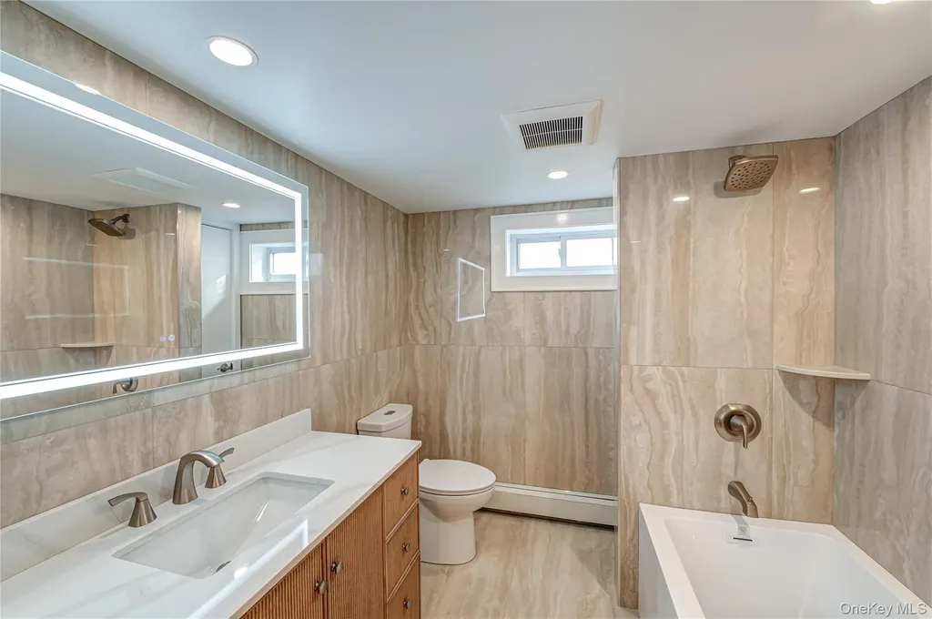 31 Boulevard Avenue West Islip NY 11795