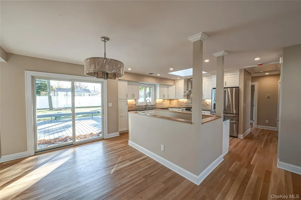 31 Boulevard Avenue West Islip NY 11795