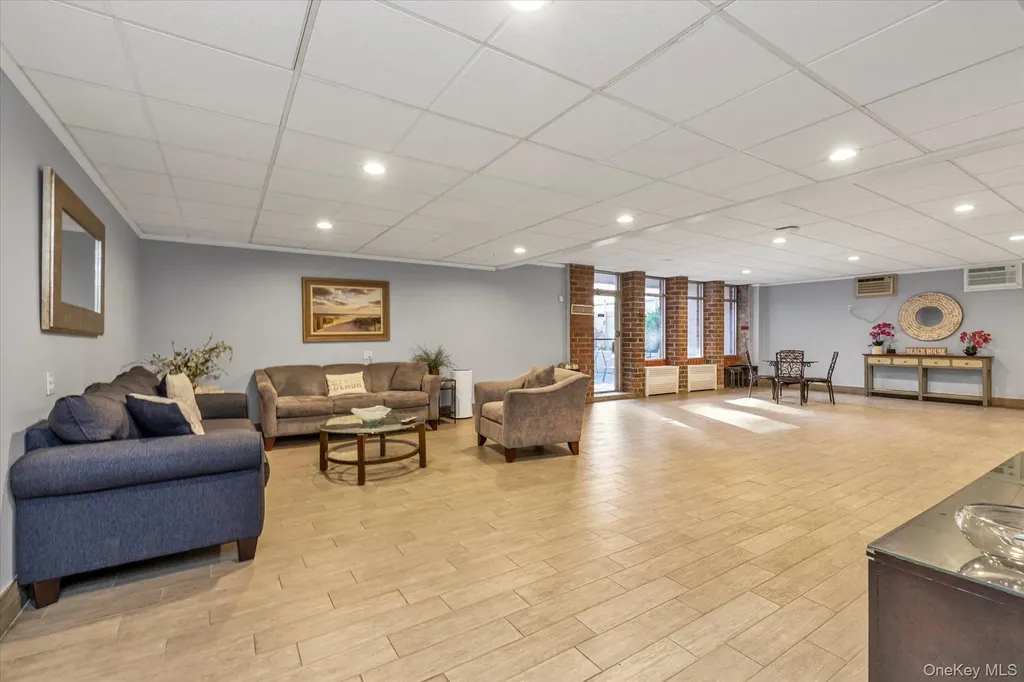 740 Broadway Long Beach NY 11561