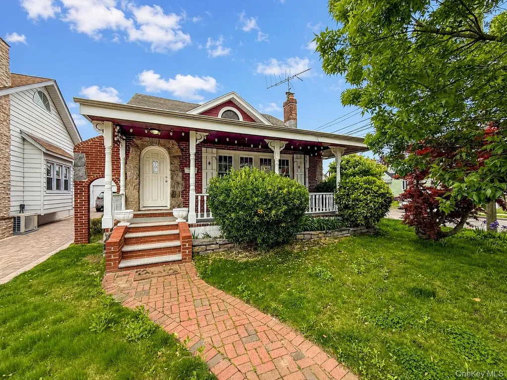 163 Shaw Avenue Valley Stream NY 11580