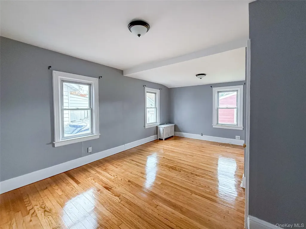 163 Shaw Avenue Valley Stream NY 11580