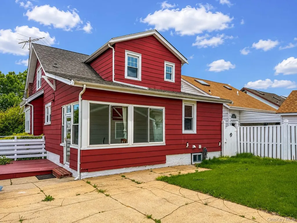 163 Shaw Avenue Valley Stream NY 11580