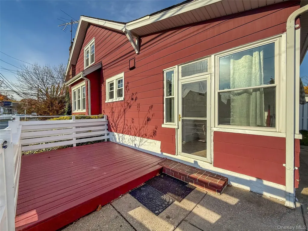 163 Shaw Avenue Valley Stream NY 11580
