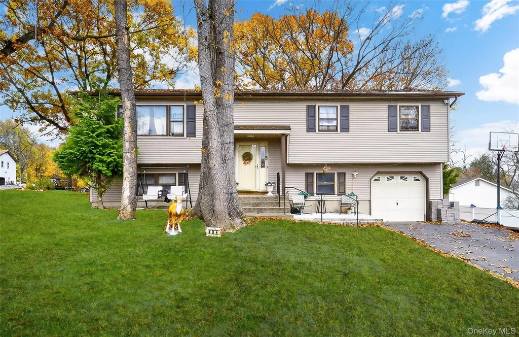 404 Carlton Circle New Windsor NY 12553