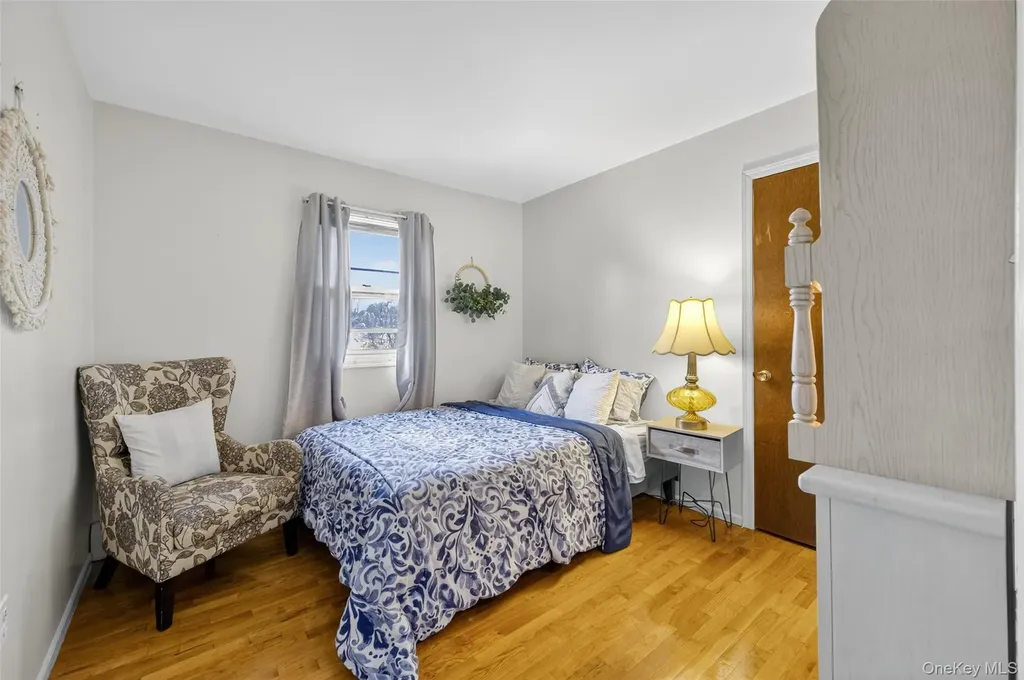 404 Carlton Circle New Windsor NY 12553