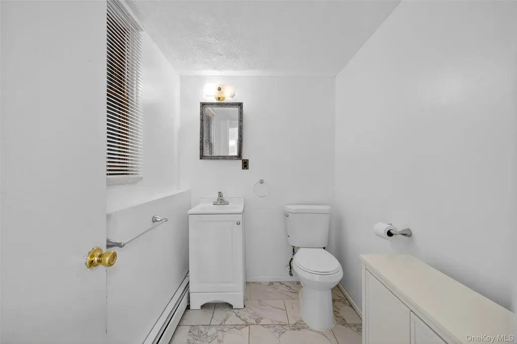 404 Carlton Circle New Windsor NY 12553