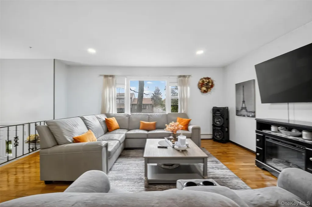 404 Carlton Circle New Windsor NY 12553