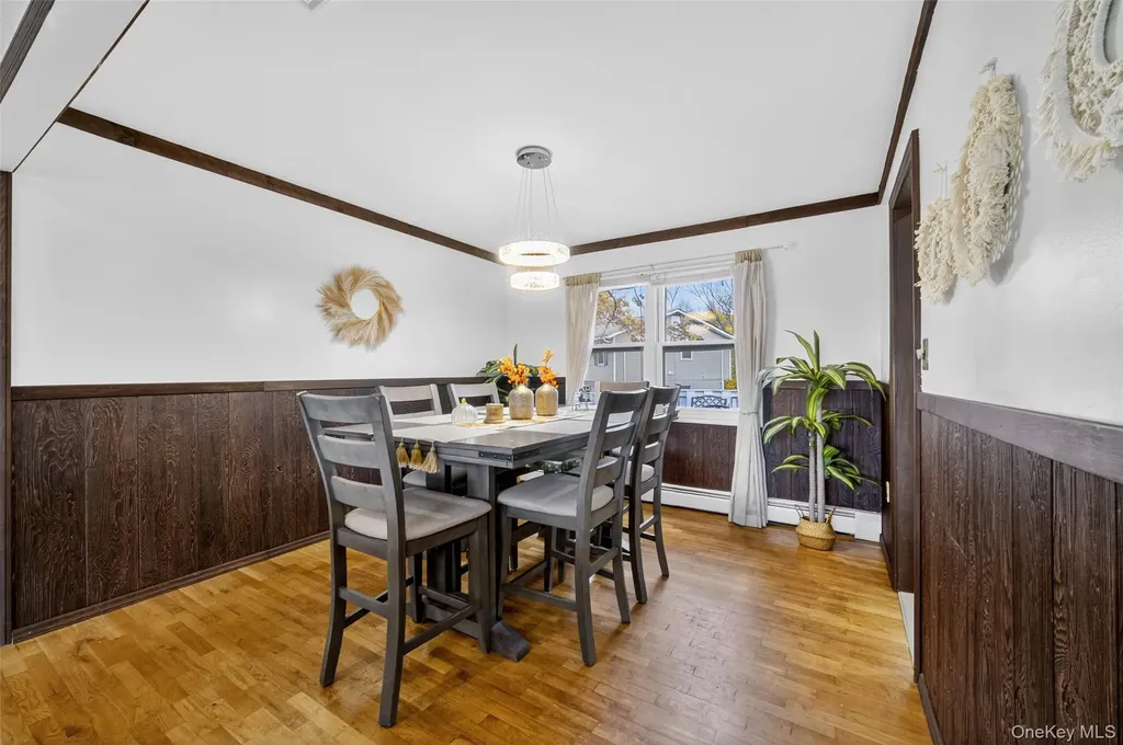 404 Carlton Circle New Windsor NY 12553