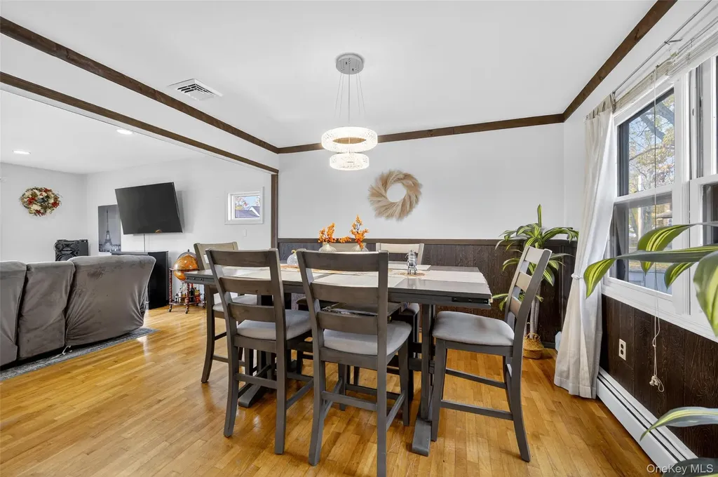 404 Carlton Circle New Windsor NY 12553
