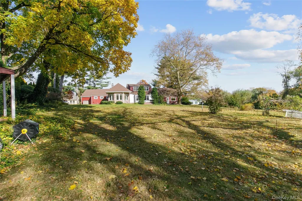 18 Lighthouse Road Great Neck NY 11024