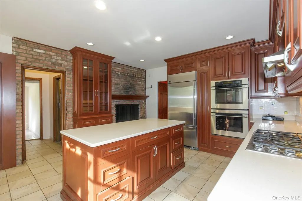 18 Lighthouse Road Great Neck NY 11024