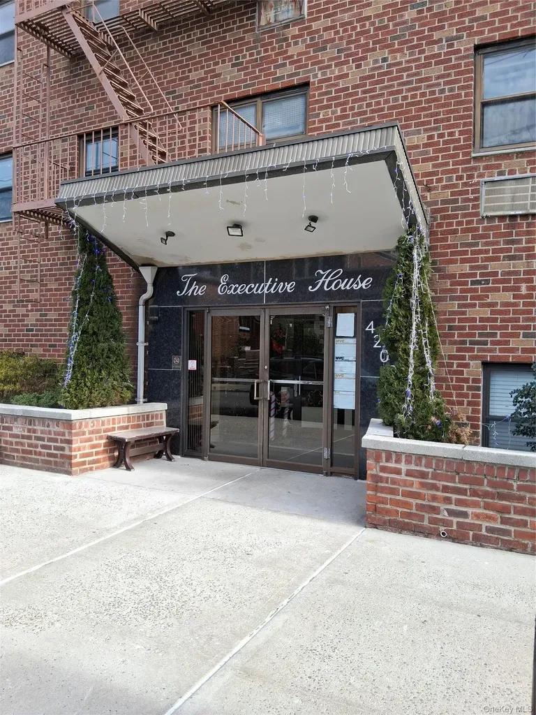 4200 Herkimer Place Bronx NY 10470