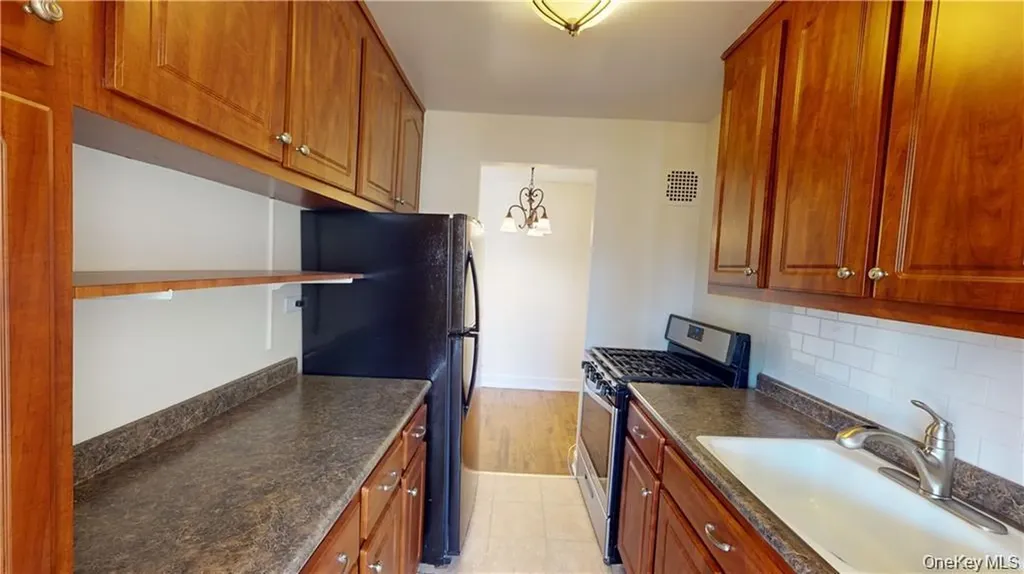4200 Herkimer Place Bronx NY 10470