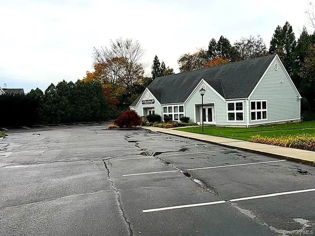 487 Main Road Aquebogue NY 11901