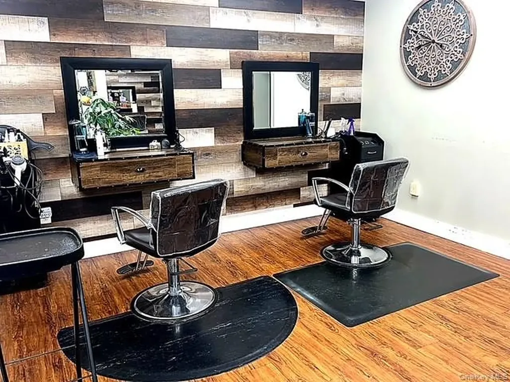 487 Main Road Aquebogue NY 11901