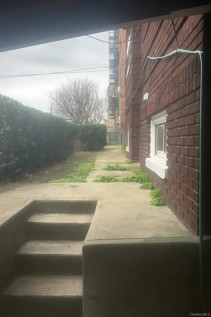 14 Van Siclen Court Brooklyn NY 11207