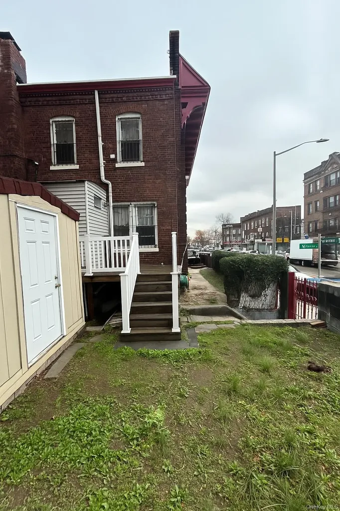 14 Van Siclen Court Brooklyn NY 11207