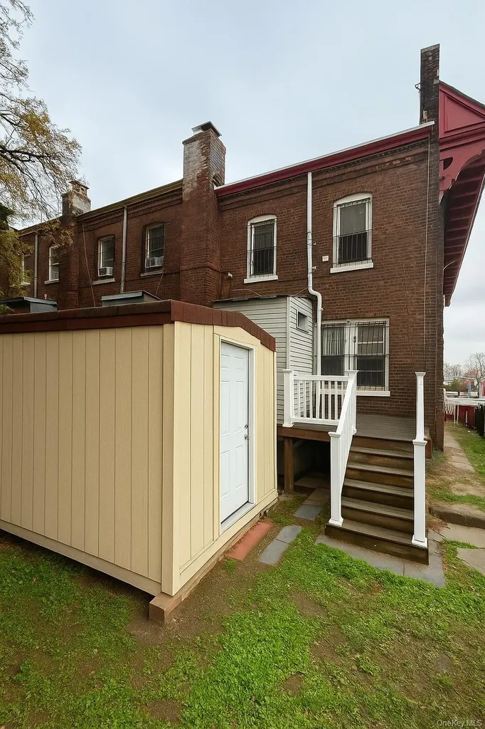 14 Van Siclen Court Brooklyn NY 11207