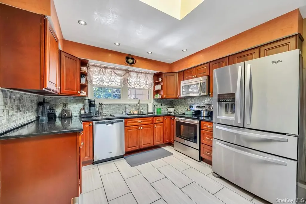 53 Stevenson Place Deer Park NY 11729
