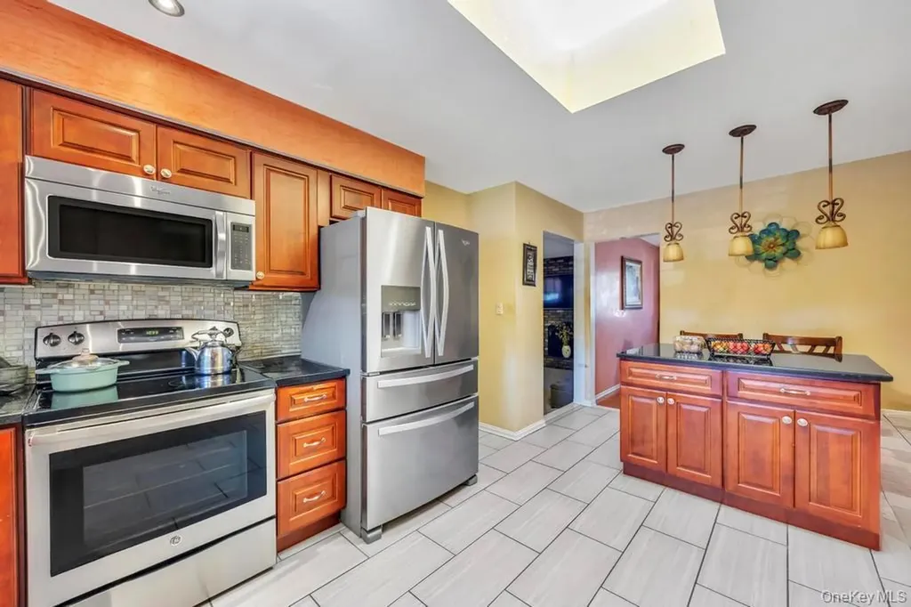 53 Stevenson Place Deer Park NY 11729