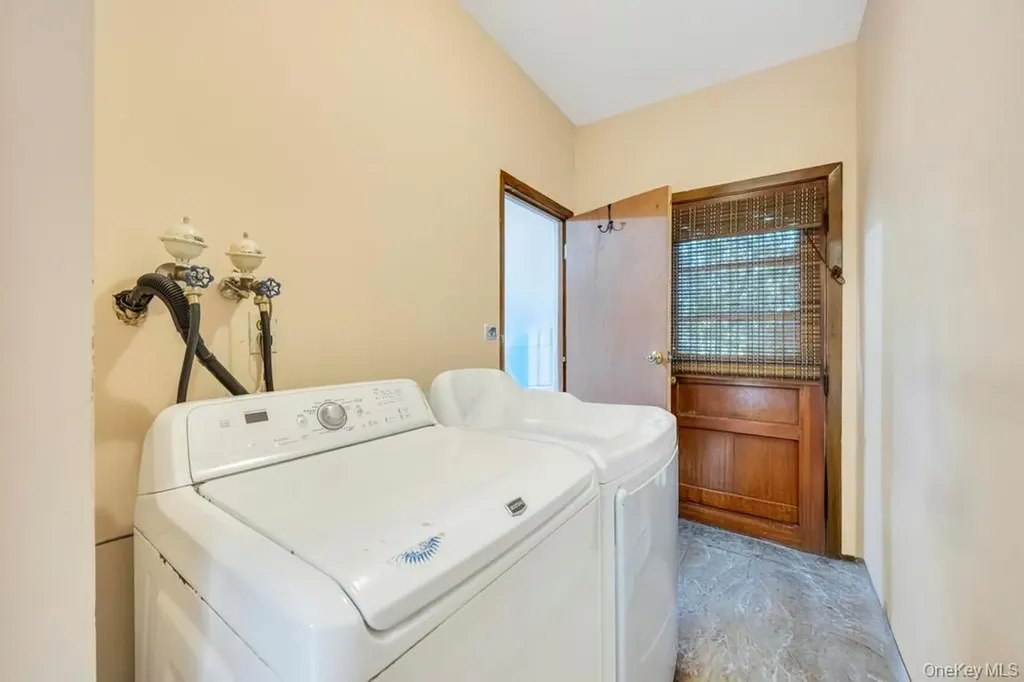 53 Stevenson Place Deer Park NY 11729