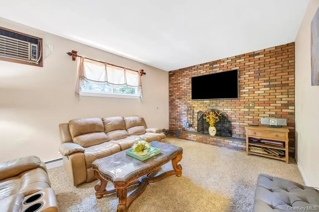 53 Stevenson Place Deer Park NY 11729