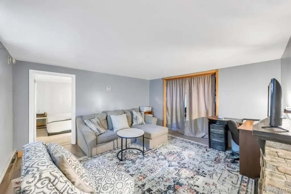 53 Stevenson Place Deer Park NY 11729