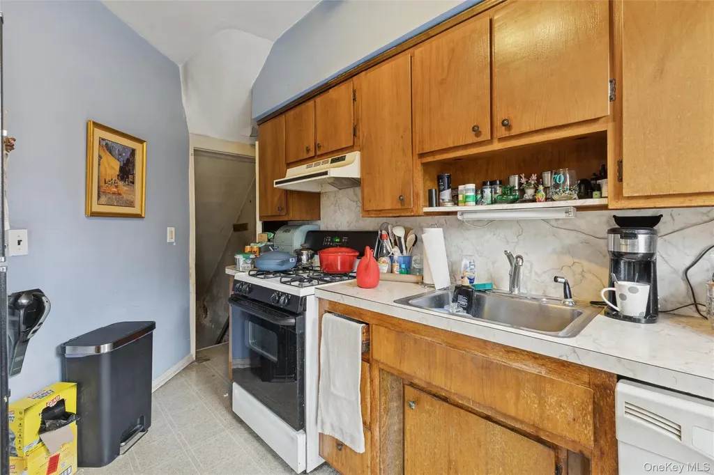 213 Burns Street Forest Hills NY 11375
